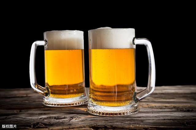 现在终于知道生啤、熟啤、冰啤、扎啤之间的区别了，白喝这么多年