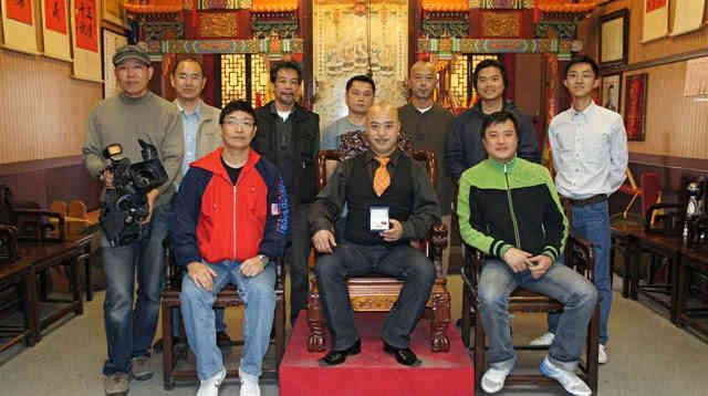 唯一被政府承认的黑帮，有30万人无惧政府，却害怕中国帮派