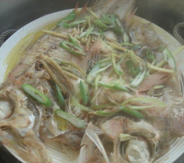 清蒸冰岛红鱼，原汁原味，肉质鲜美软嫩！