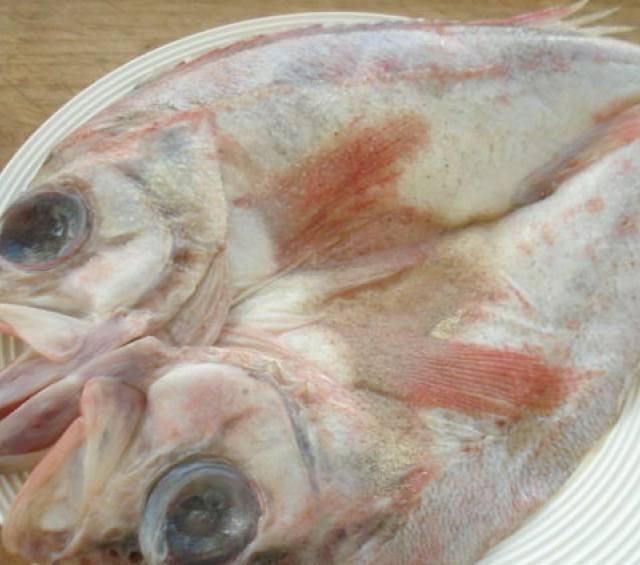 清蒸冰岛红鱼，原汁原味，肉质鲜美软嫩！