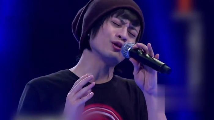 赵本山拿他当亲儿子疼爱,成名后太膨胀把自己毁了,如今销声匿迹