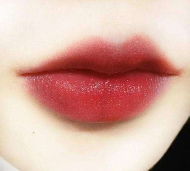 口红界被低估的大咖，比迪奥还显白好用