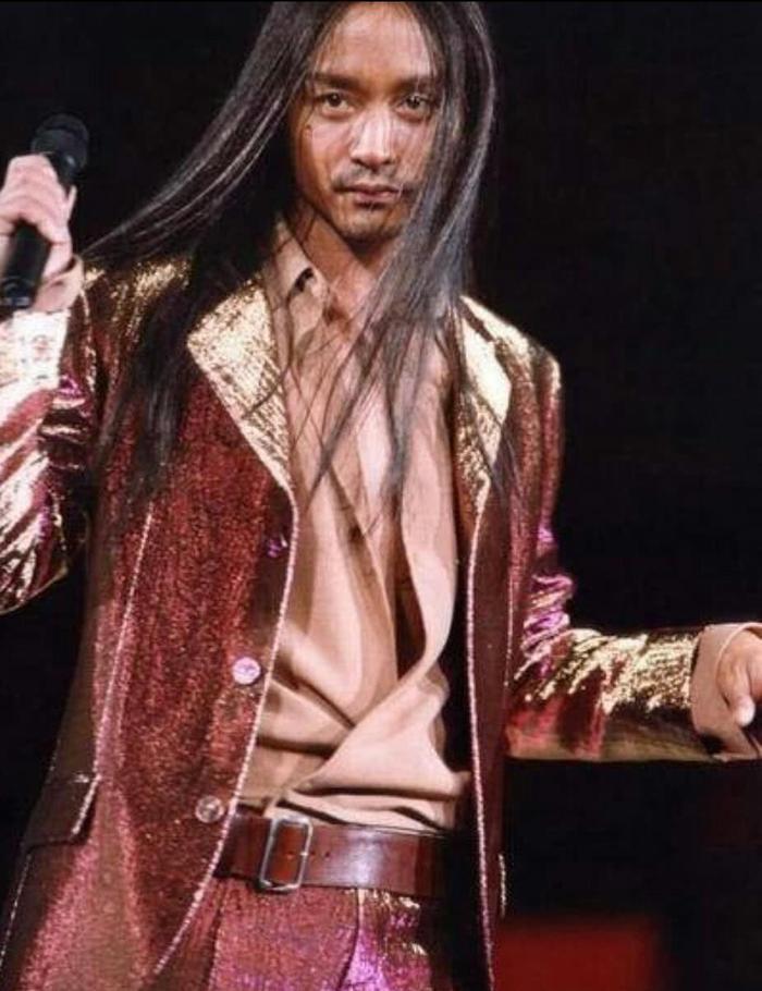 盘点: 留过长发的男星, 哥哥张国荣长发造型沧桑又帅气