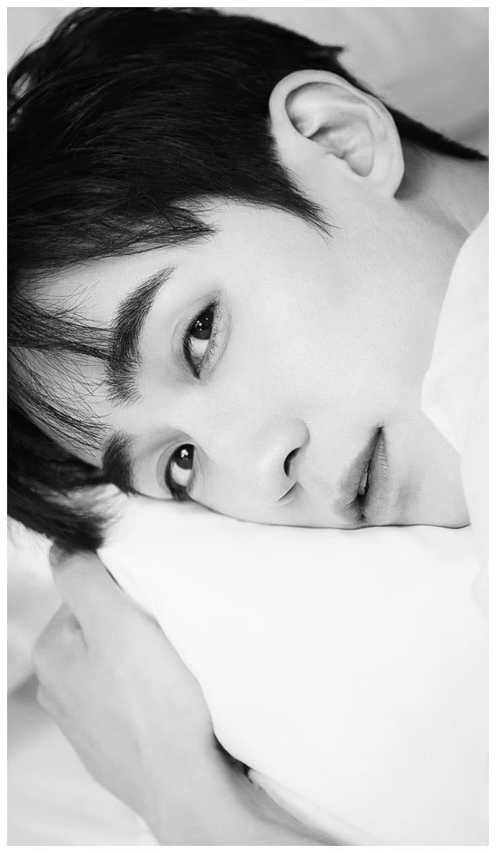 朱一 龙又来啦，帅气撩 人，张张高 清，建议收 藏