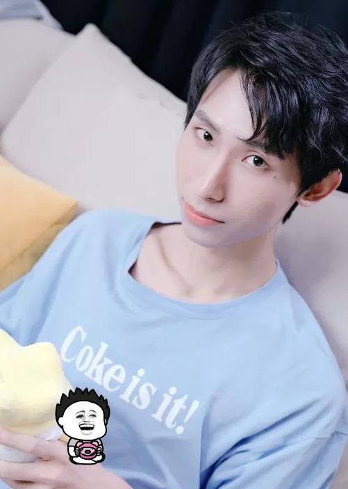 梦泪恋爱前后对比，一个是“宅男”，一个精神焕发还用美颜？