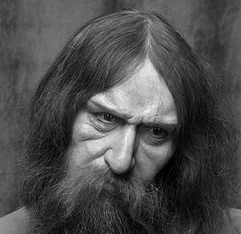 沙皇时一妖僧，贵族女子都对他十分痴迷，事后他会剪下一物收藏