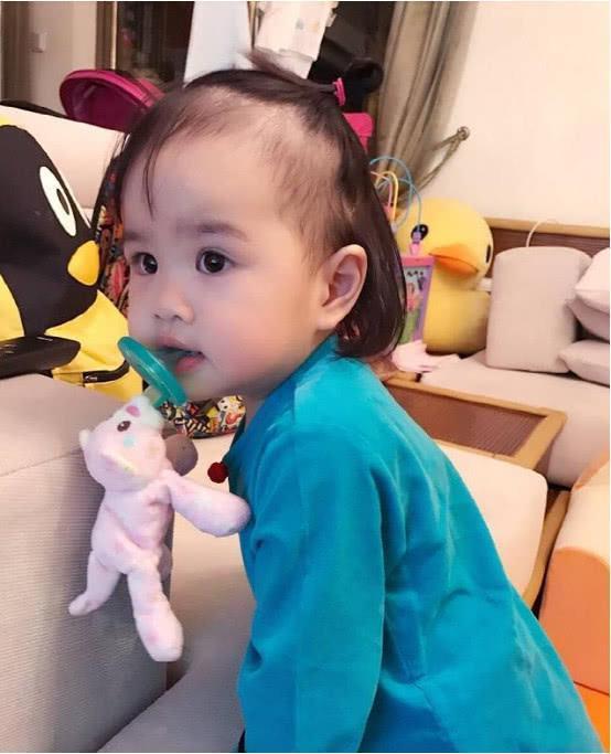晒晒包贝尔住的豪宅，女儿太可爱了，进门才知房子这么豪华