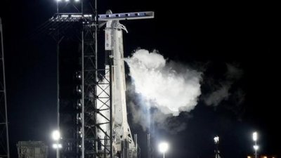​NASA：搭载“龙”飞船的“猎鹰9”火箭在佛州发射升空