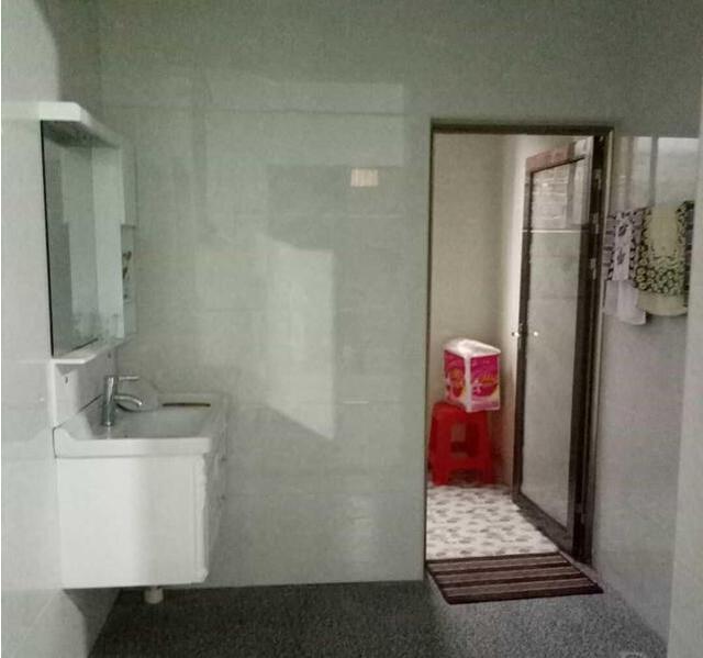 晒晒我家农村大房子,邻居都说我家水磨石地板很耐看!你觉得呢?