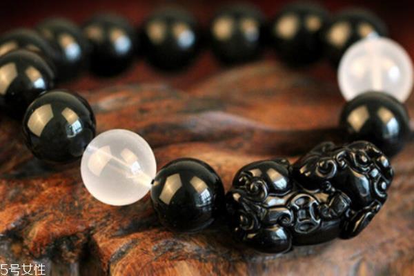 黑曜石貔貅的功效与作用 招财辟邪好处多