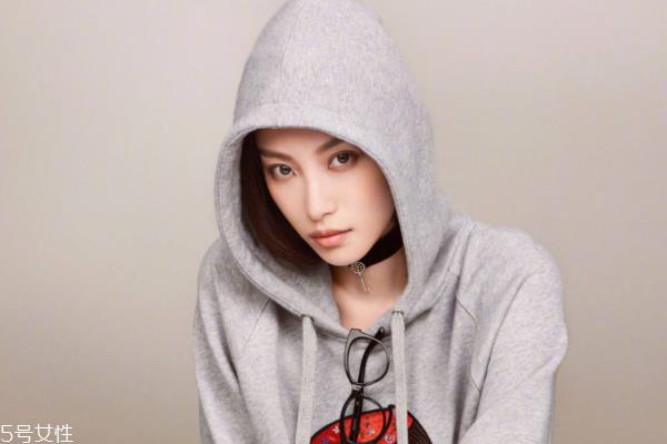 秋季痘痘肌怎么补水 做好这3点就够了