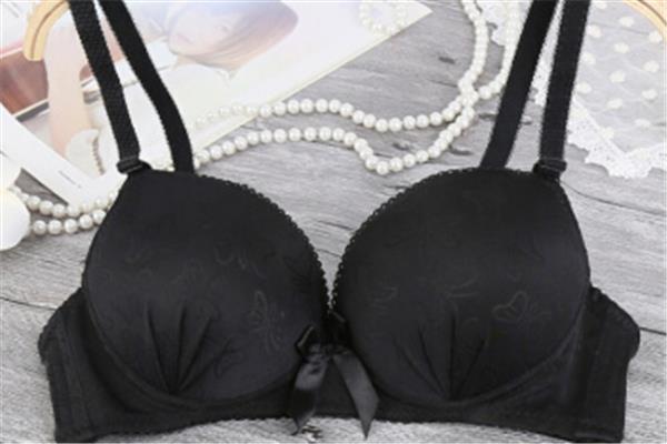 内衣会往上移怎么回事 内衣会影响胸的发育吗 内衣会往上移怎么回事 内衣会影响胸的发育吗