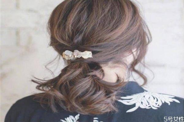 戴假发怎么挑选颜色 挑选假发的小窍门 戴假发怎么挑选颜色 挑选假发的小窍门