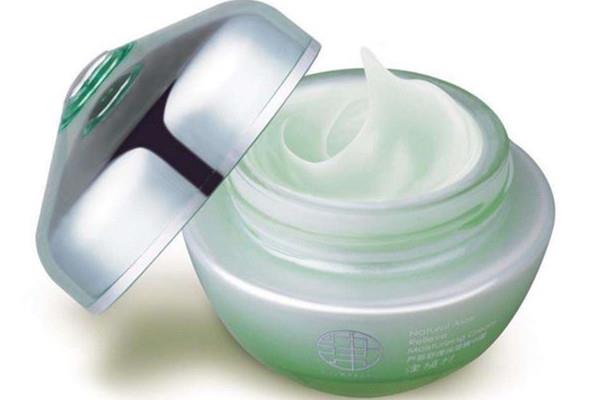 精华霜属于霜还是精华 精华霜的正确使用顺序 精华霜属于霜还是精华 精华霜的正确使用顺序