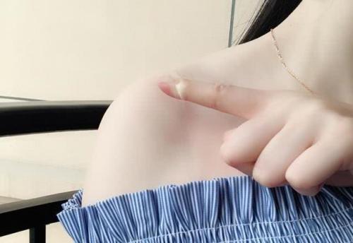 透明肩带发黄怎么办 透明肩带发黄怎么处理 透明肩带发黄怎么办 透明肩带发黄怎么处理