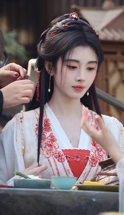 鞠婧祎百科（一分钟了解鞠婧祎）