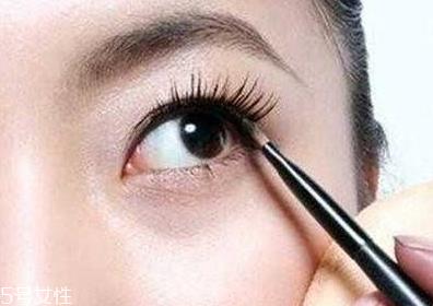 眼线笔有棕色的吗 这个色号有的 眼线笔有棕色的吗 这个色号有的