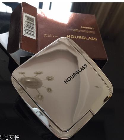hourglass高光粉饼怎么样 hourglass高光粉饼 hourglass高光粉饼怎么样 hourglass高光粉饼