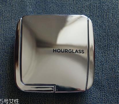 hourglass高光粉饼怎么样 hourglass高光粉饼 hourglass高光粉饼怎么样 hourglass高光粉饼