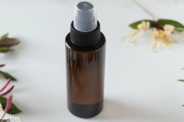 纯露可以护发吗 纯露喷头发需要稀释么 纯露可以护发吗 纯露喷头发需要稀释么