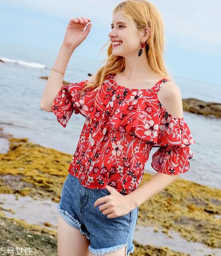 碎花衬衫怎么搭配?碎花衬衫搭配图片 碎花衬衫怎么搭配?碎花衬衫搭配图片