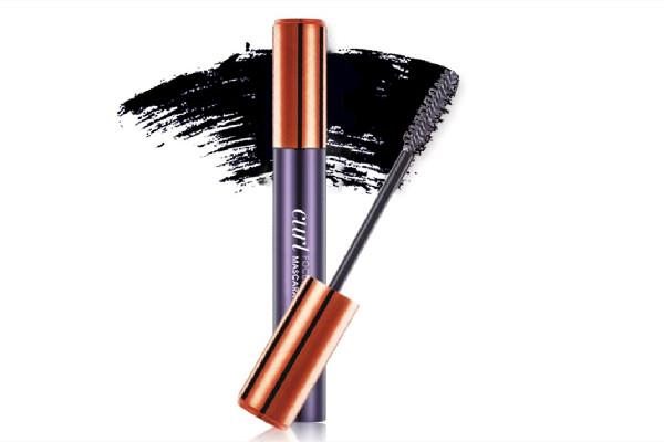 睫毛膏在眼影之前还是之后 睫毛膏的保质期一般多久