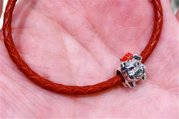 潘多拉猪年红绳手链尺寸 三种长度可选 潘多拉猪年红绳手链尺寸 三种长度可选