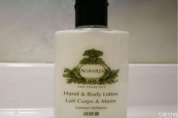 润肤露可以每天用吗 润肤露和润肤油的区别 润肤露可以每天用吗 润肤露和润肤油的区别