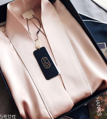 真丝上有染发剂怎么办 染发剂去除妙招 真丝上有染发剂怎么办 染发剂去除妙招