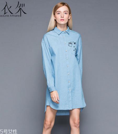 中长款衬衫怎么搭配？中长款衬衫搭配技巧