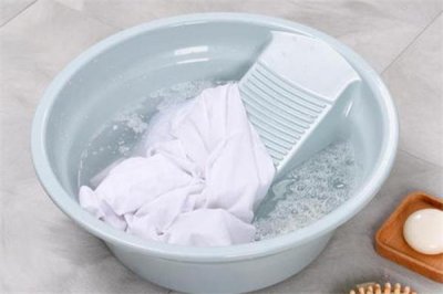 ​小苏打洗衣服会褪色吗 小苏打可以洗有颜色的衣服吗