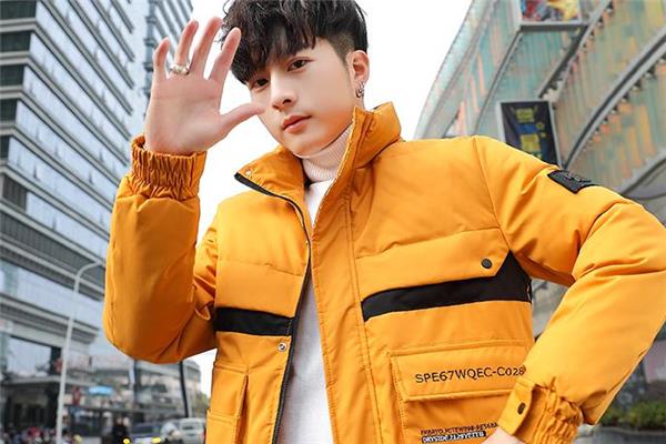 防寒服油渍怎么能洗掉 用专业清洗剂