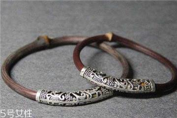 鸡血藤手镯一般多少钱?鸡血藤手镯市场价格 鸡血藤手镯一般多少钱?鸡血藤手镯市场价格