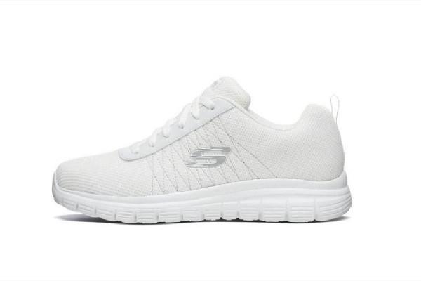 运动鞋的舌头老是要歪怎么办 运动鞋舌头跑偏是什么原因 运动鞋的舌头老是要歪怎么办 运动鞋舌头跑偏是什么原因