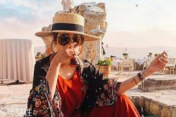 长脸适合什么草帽 长脸戴什么草帽好看 长脸适合什么草帽 长脸戴什么草帽好看