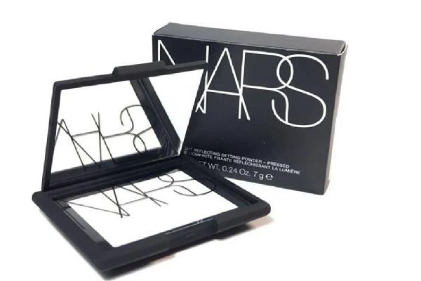 nars蜜粉饼和散粉哪个好用 nars蜜粉饼是干什么用的 nars蜜粉饼和散粉哪个好用 nars蜜粉饼是干什么用的