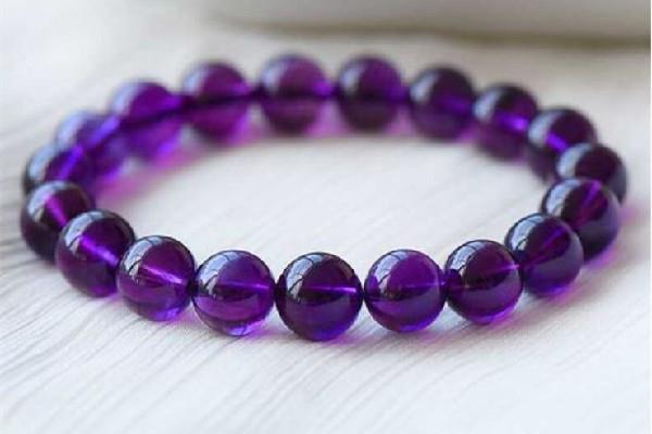 紫水晶长期佩戴有什么变化 紫水晶会越戴越紫吗 紫水晶长期佩戴有什么变化 紫水晶会越戴越紫吗