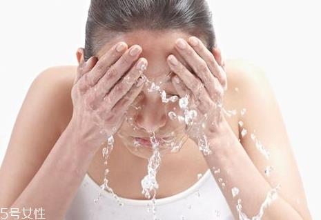 敏感肌可以用水杨酸吗？水杨酸适合敏感肌吗？