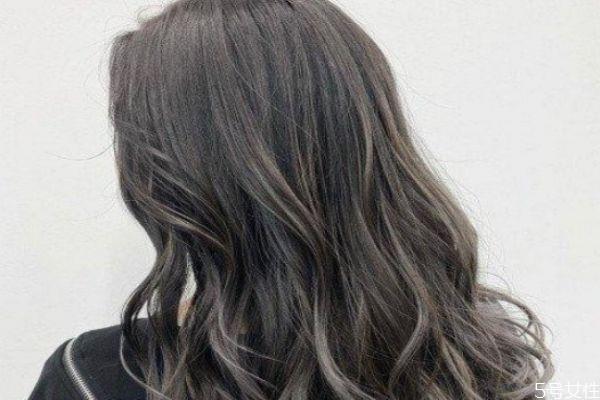 漂完头发多久才能染发 漂完头发是什么颜色