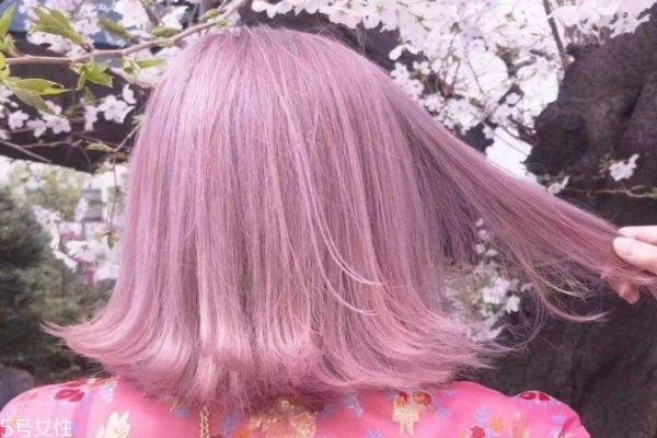 樱花粉发色适合什么肤色 樱花粉发色不漂可以染吗
