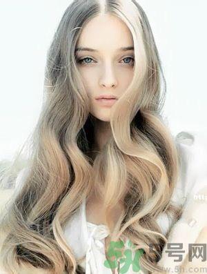 自己怎么吹卷发?吹卷发的小窍门? 自己怎么吹卷发?吹卷发的小窍门?