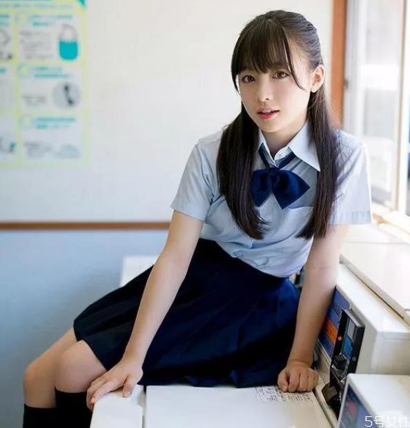 为什么jk制服这么受欢迎 男生都喜欢穿jk的女孩吗 为什么jk制服这么受欢迎 男生都喜欢穿jk的女孩吗