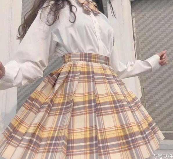 为什么jk制服这么受欢迎 男生都喜欢穿jk的女孩吗 为什么jk制服这么受欢迎 男生都喜欢穿jk的女孩吗