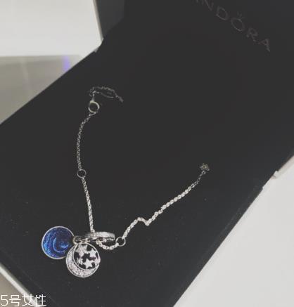 项链上缠上头发怎么办?项链缠上头发怎么清理 项链上缠上头发怎么办?项链缠上头发怎么清理