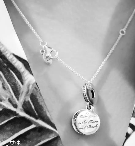 项链上缠上头发怎么办?项链缠上头发怎么清理 项链上缠上头发怎么办?项链缠上头发怎么清理