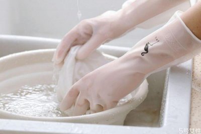 ​衣服柴油该怎么样洗掉 衣服柴油去味小窍门