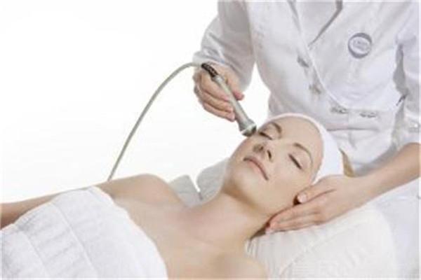 用盐刷牙能快速变白吗 刷牙注意事项