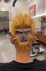 ​浙江一理发师为顾客剪出逼真黑悟空发型：客户非常满意