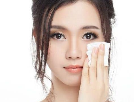 乳液能补水吗?乳液有补水功效吗? 乳液能补水吗?乳液有补水功效吗?