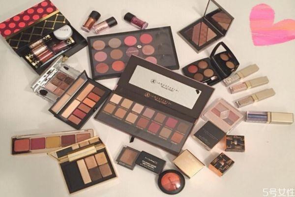 眼影一般放几年不能用了 开封的眼影保质期一般多久 眼影一般放几年不能用了 开封的眼影保质期一般多久